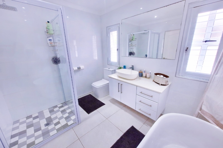 4 Bedroom Property for Sale in Marina Martinique Eastern Cape